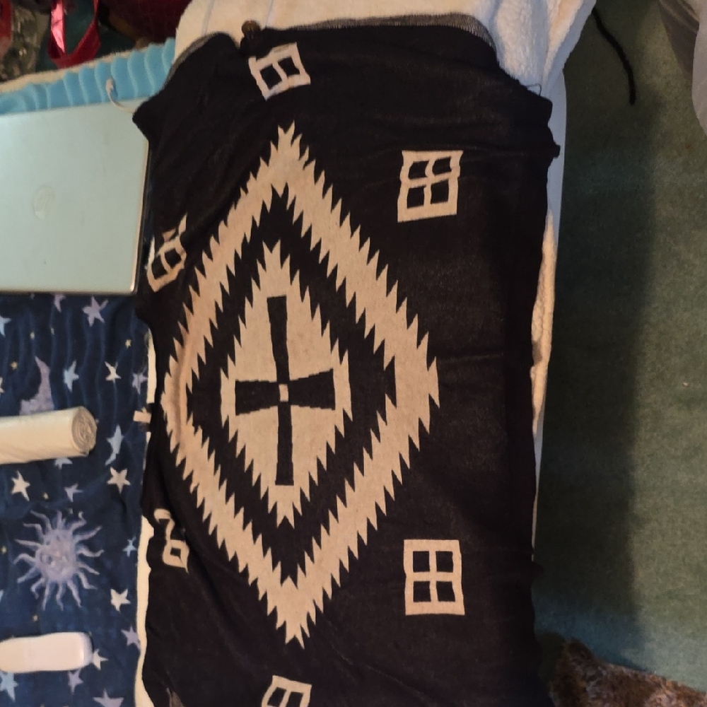 Black and White Geometric Patterned Blanket